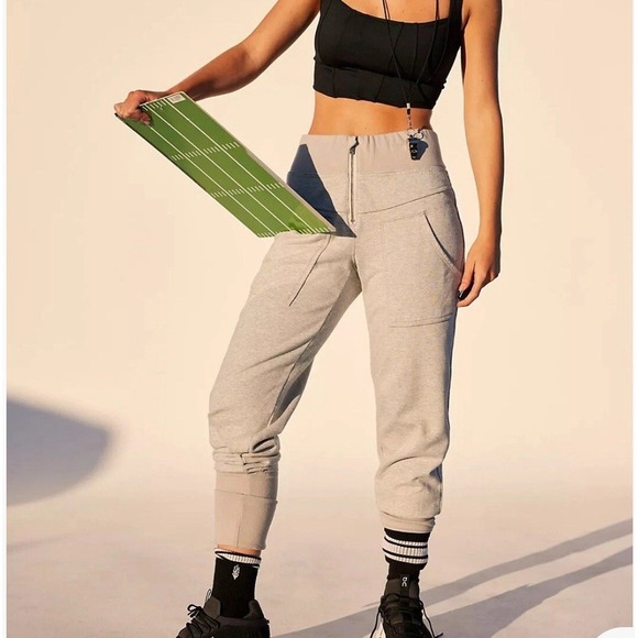Free People Movement On the Road Pants Cuffed Joggers M Gray Heavy Weight Knit - Picture 1 of 11